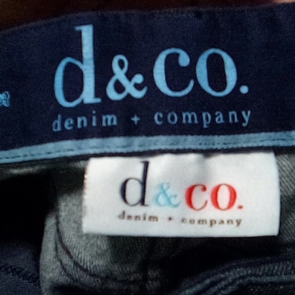 DENIM & Company ladies blue jeans. Size 4 Tall. Boot cut leg - Picture 7 of 9